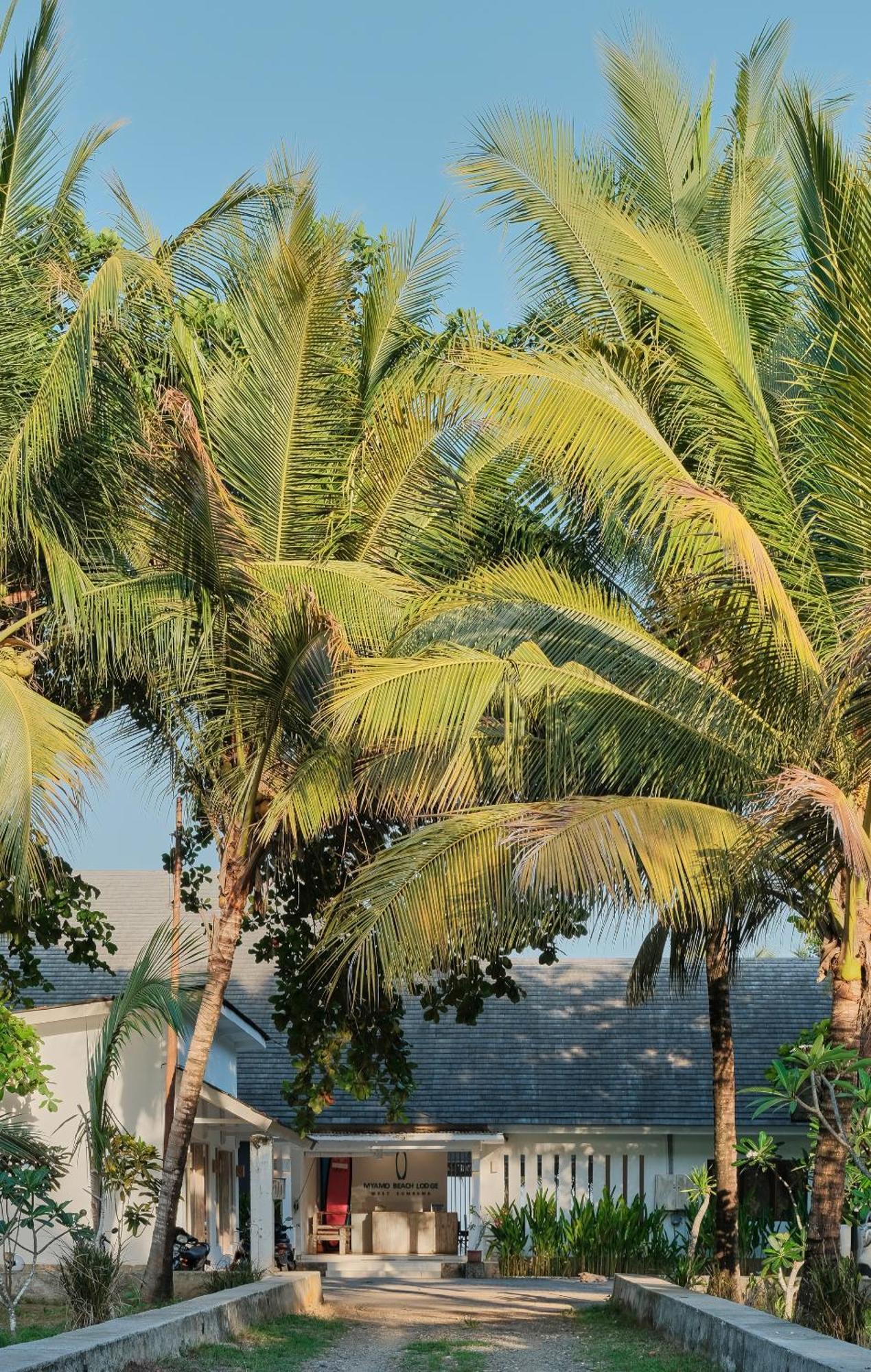 Myamo Beach Lodge Jereweh Eksteriør bilde