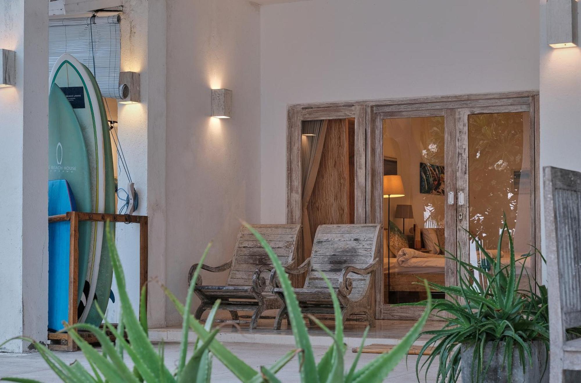 Myamo Beach Lodge Jereweh Eksteriør bilde