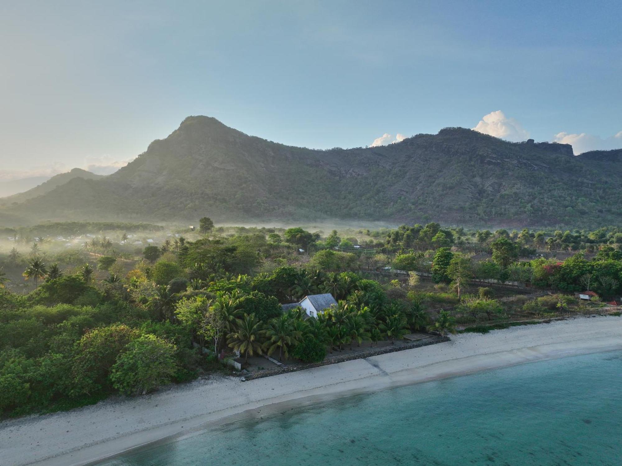 Myamo Beach Lodge Jereweh Eksteriør bilde