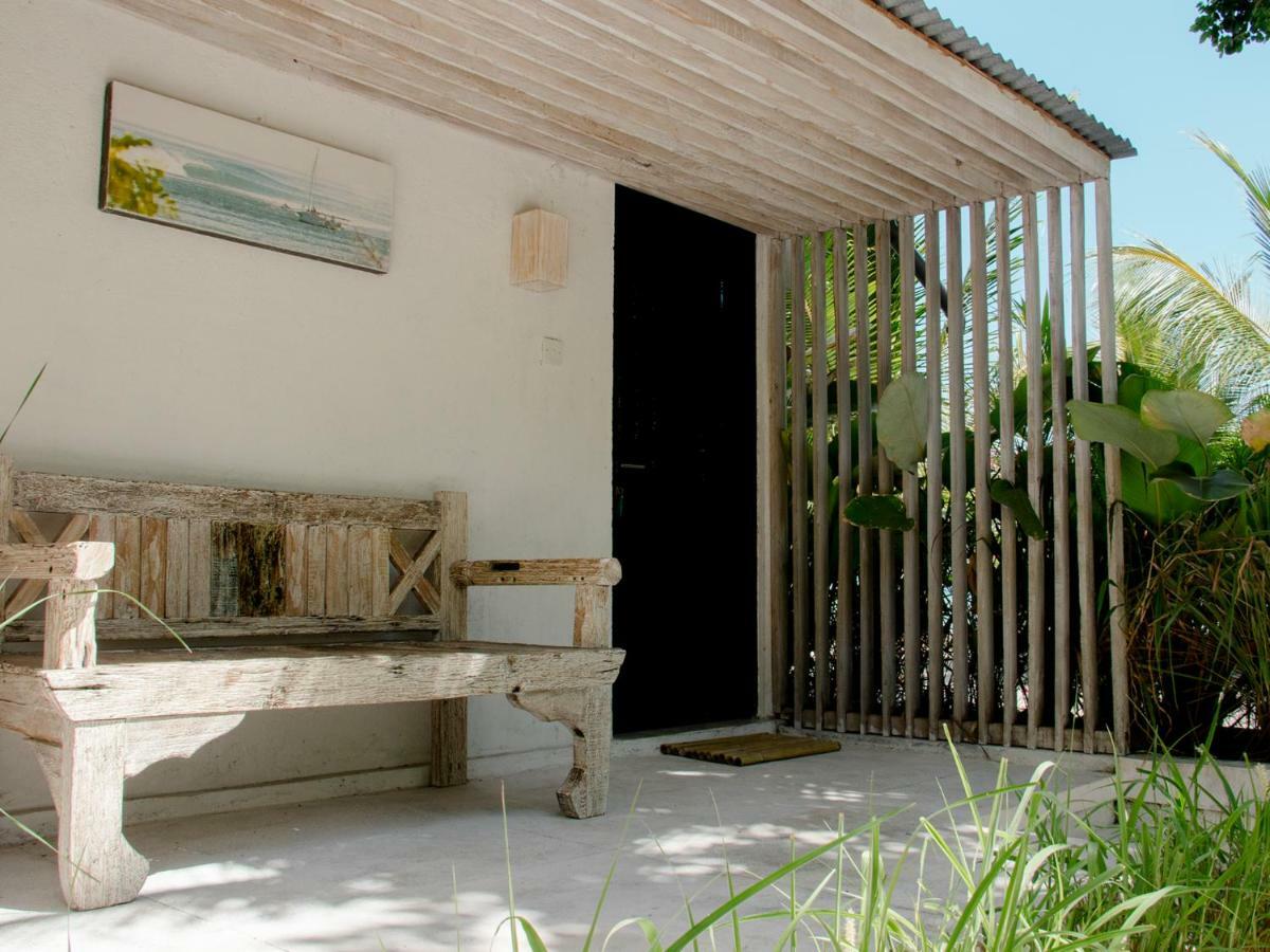 Myamo Beach Lodge Jereweh Eksteriør bilde